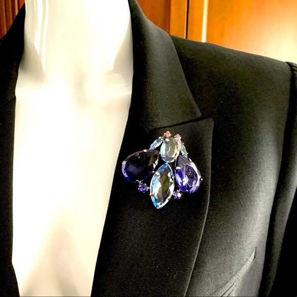 Blue & purple crystal glass fly pattern brooch pin - Picture 10 of 13
